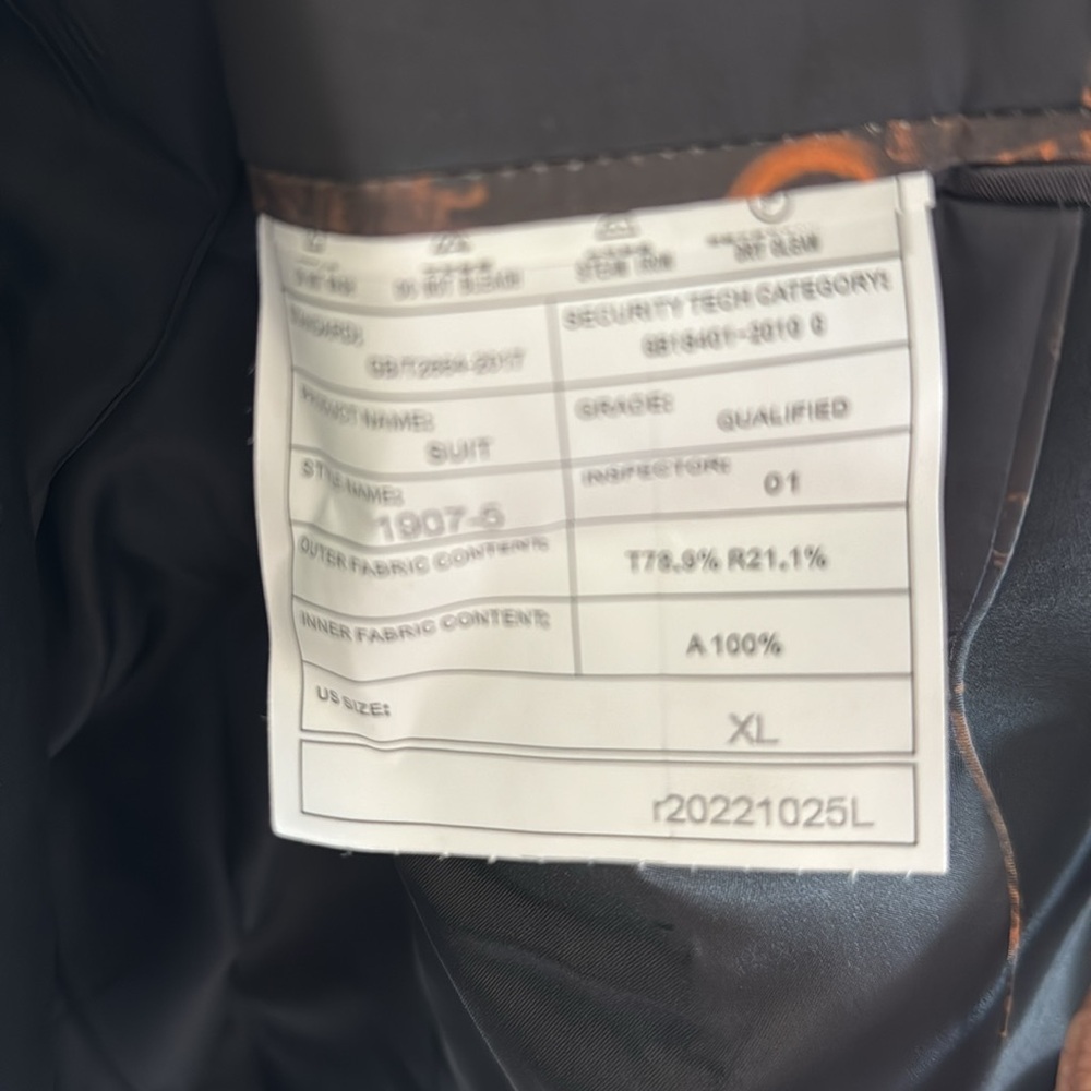 Men’s suit - Picture 3 of 6